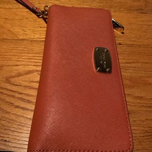 Michaels kors wrist wallet
